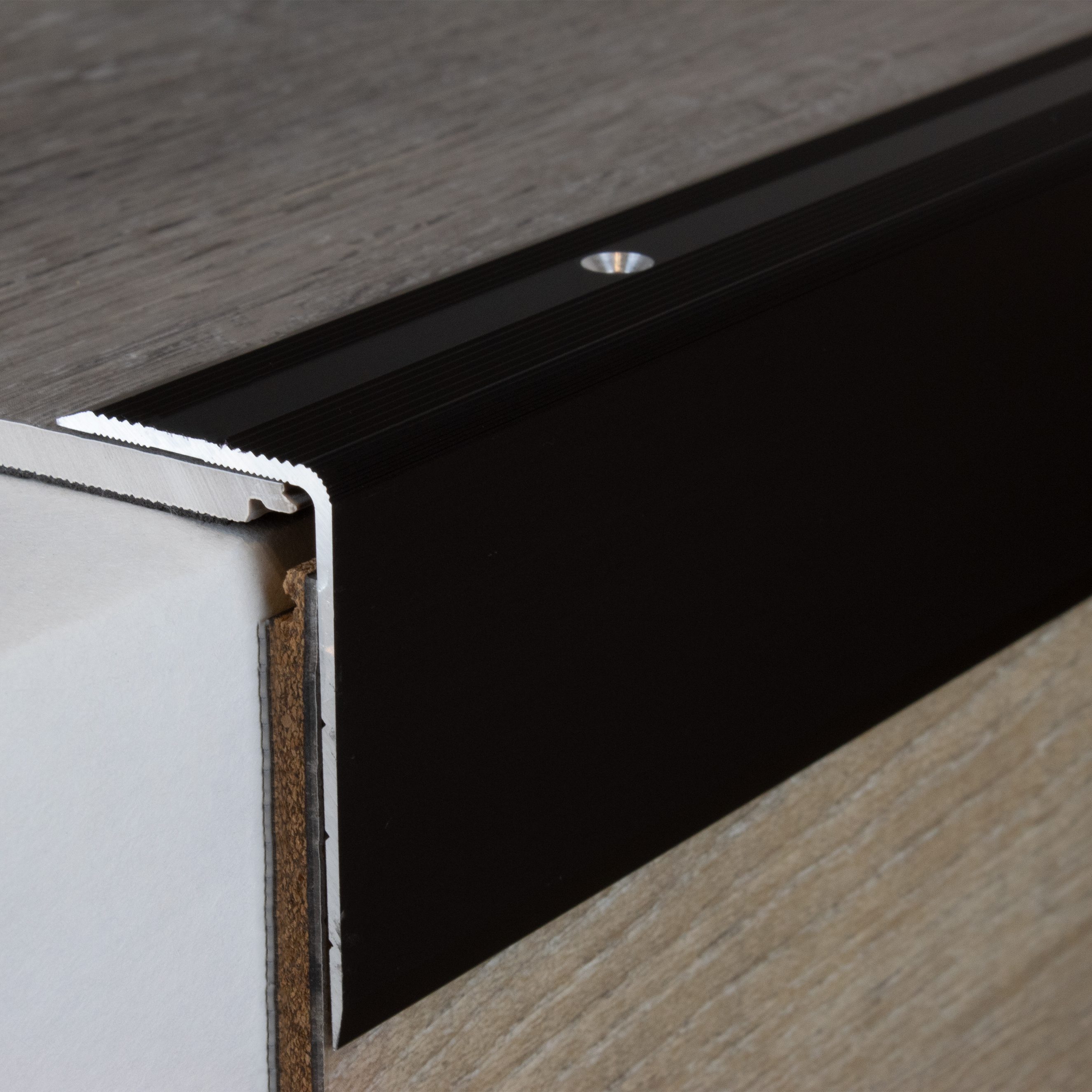 Perfiles angulares y de canto para escaleras, ancho 30 mm, altura 22-52 mm, espesor del material: 2 mm, PROVISTON