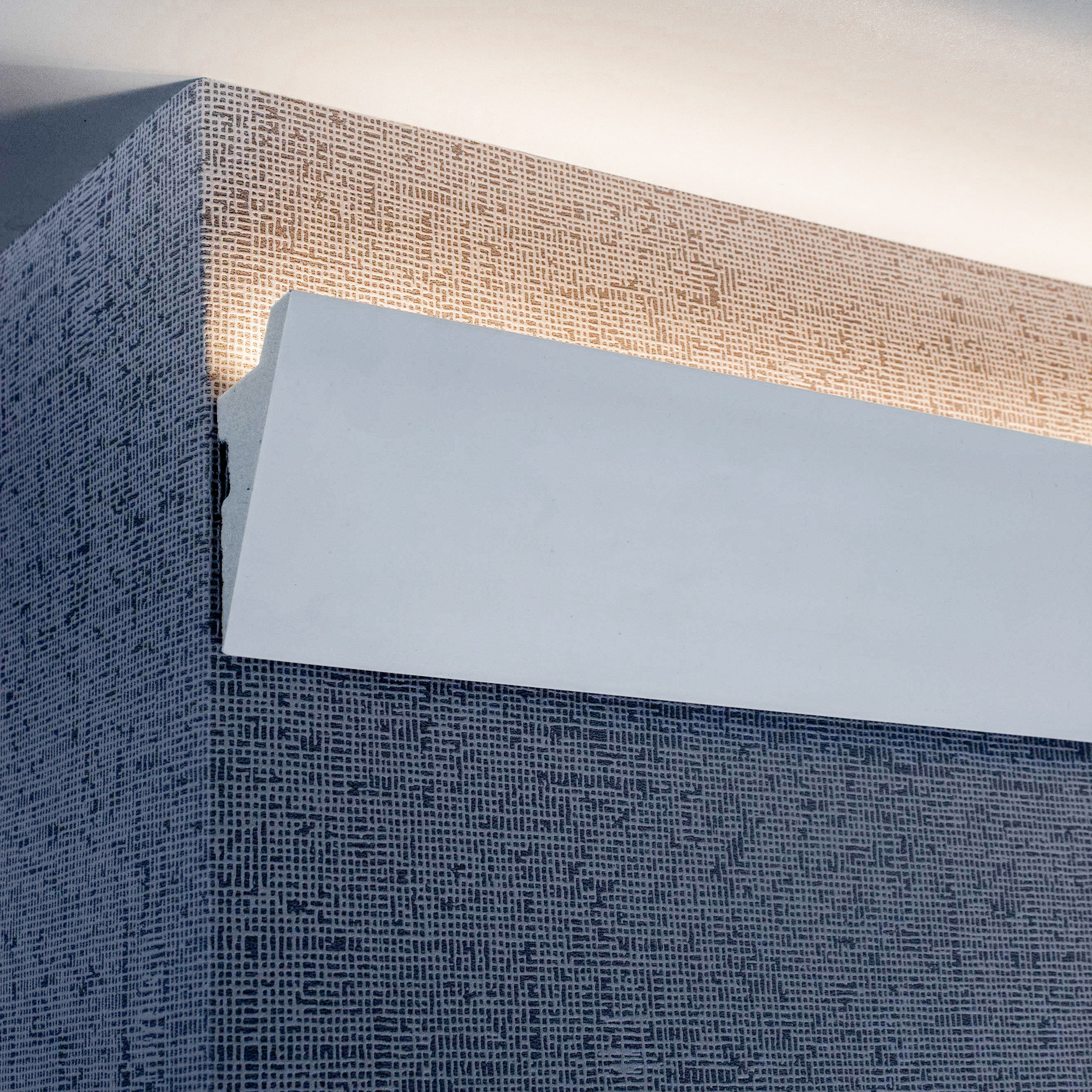 Cornisa de luz PROVISTON de plástico blanco 38 x 70 x 2000 mm Tira de luz moderna para techo