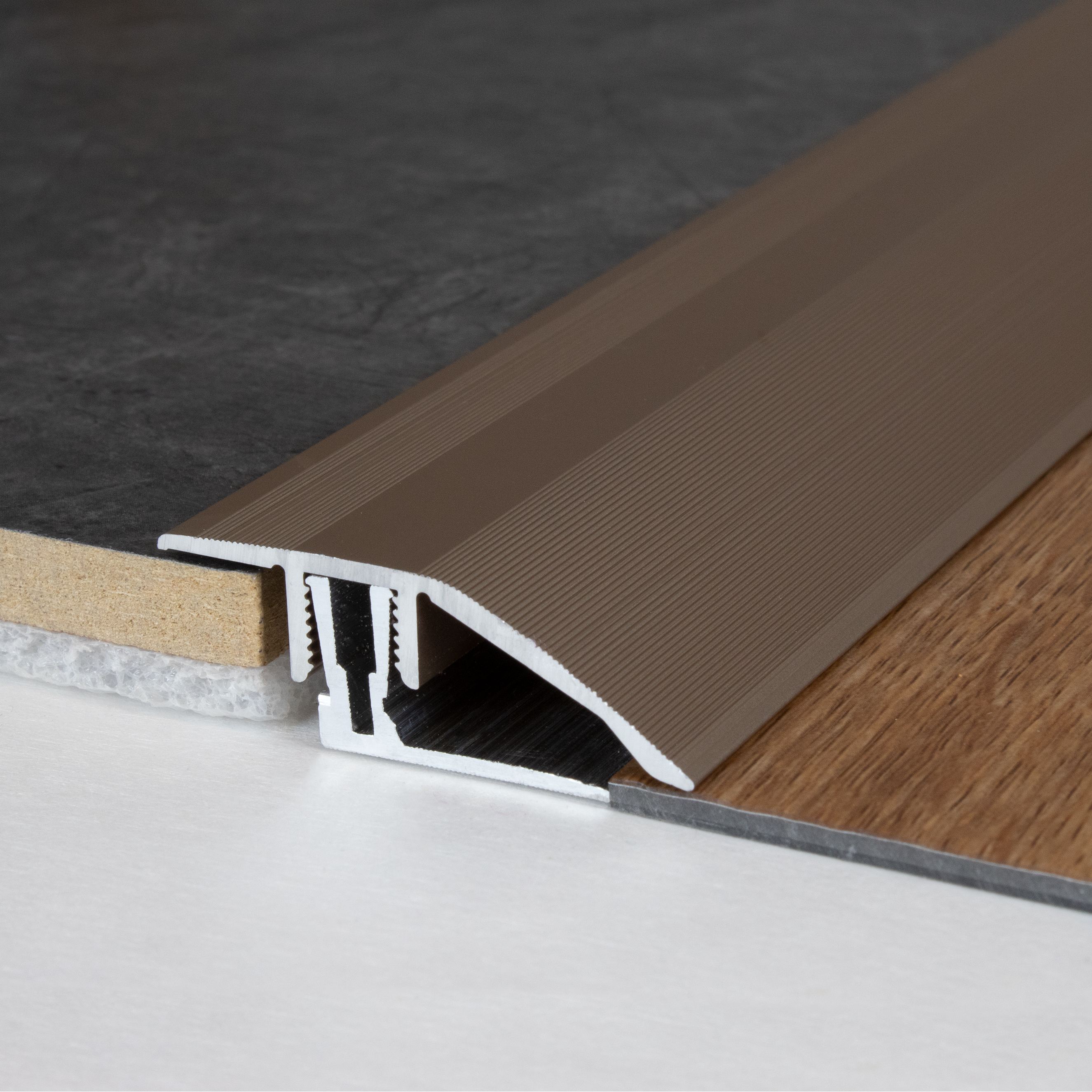 Perfiles de altura y ajuste PROVISTON Winnipeg B, altura de borde de 41 mm, 11-15 mm, aluminio anodizado