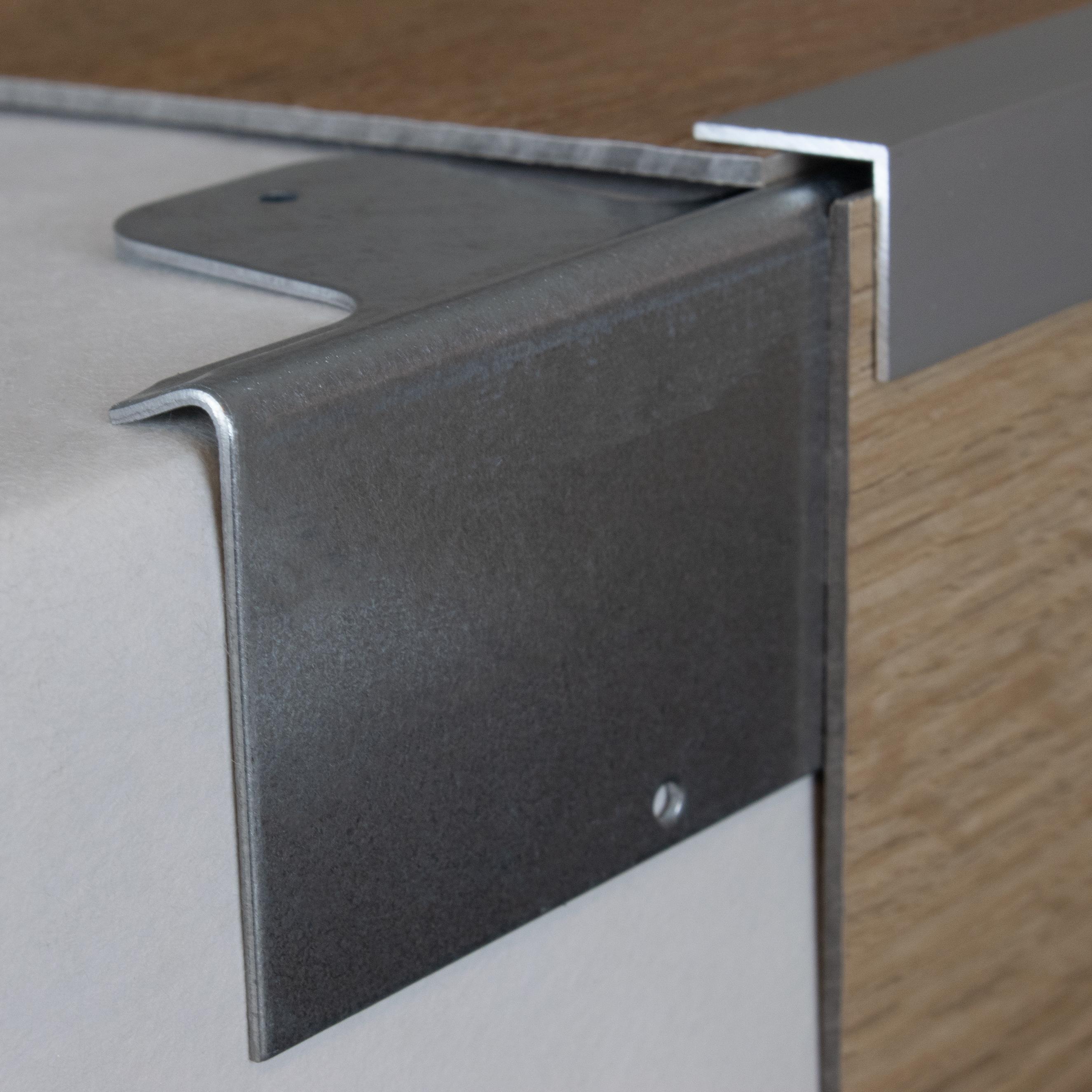 Perfiles angulares y de canto para escaleras Auer, altura 38 mm, ancho 32 mm, ángulos de reparación para escaleras de madera