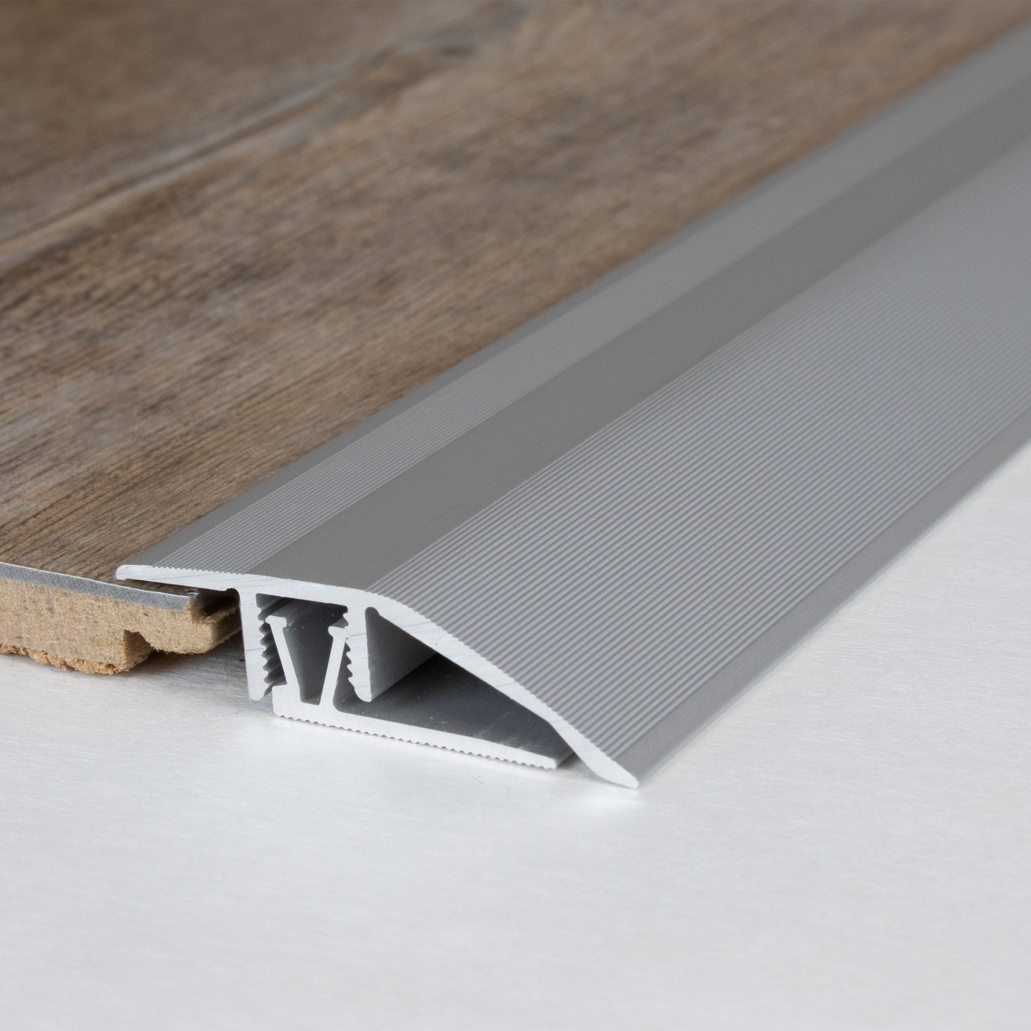 Perfiles de altura y ajuste PROVISTON Toronto B, altura de borde de 41 mm, 7-10 mm, aluminio anodizado