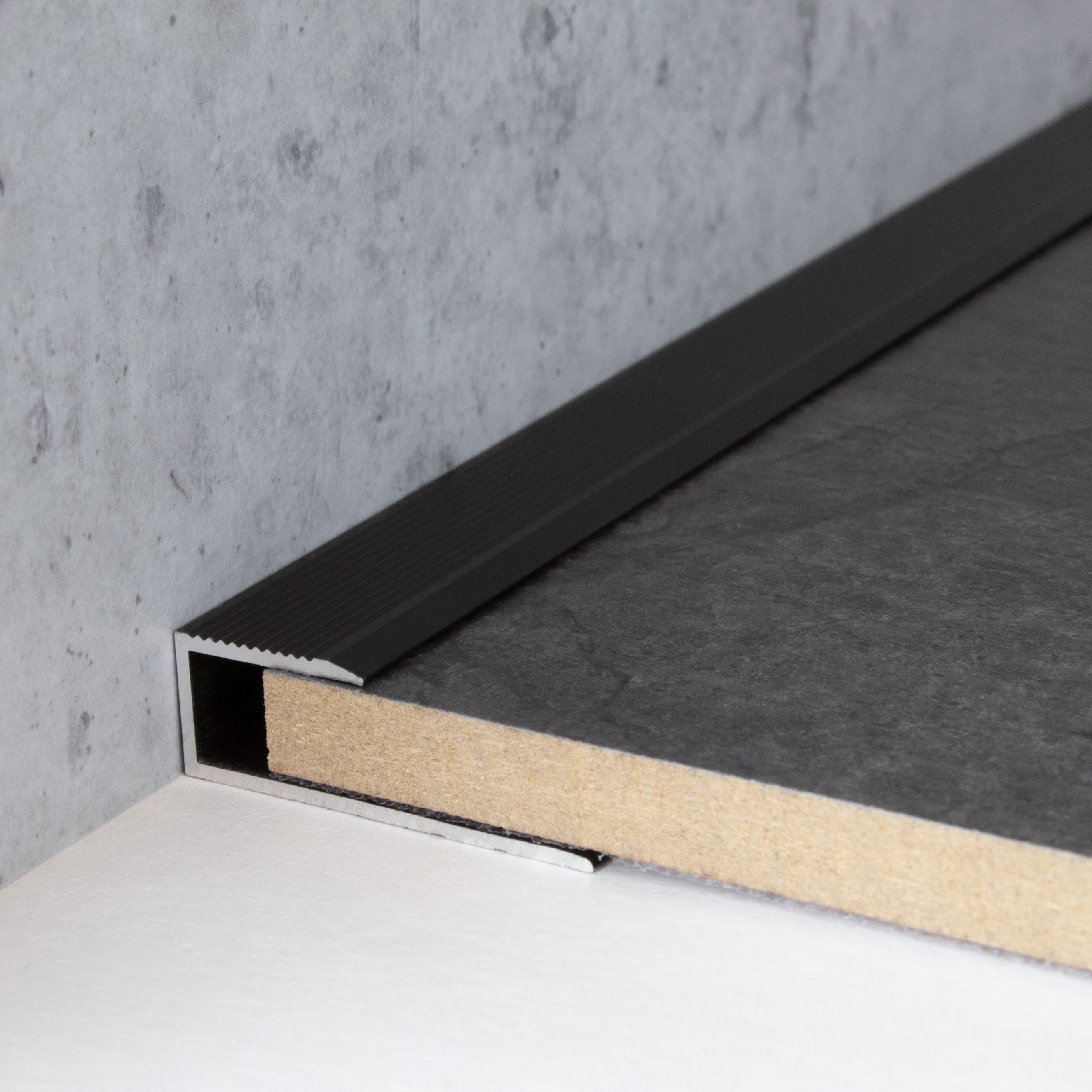 Perfil final, altura del canto 8,5 mm, ancho 34 mm, ancho del canto 15,6 mm, perfil de canto de aluminio PROVISTON