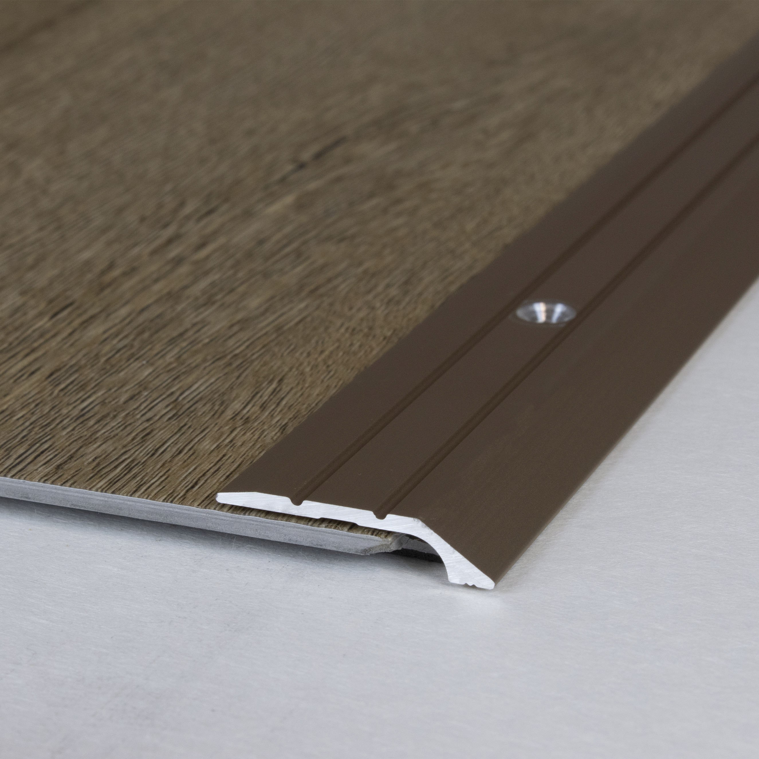 Perfiles de canto y acabado Auer Maryville B, altura de canto de 30 mm, aluminio anodizado de 4,5 mm