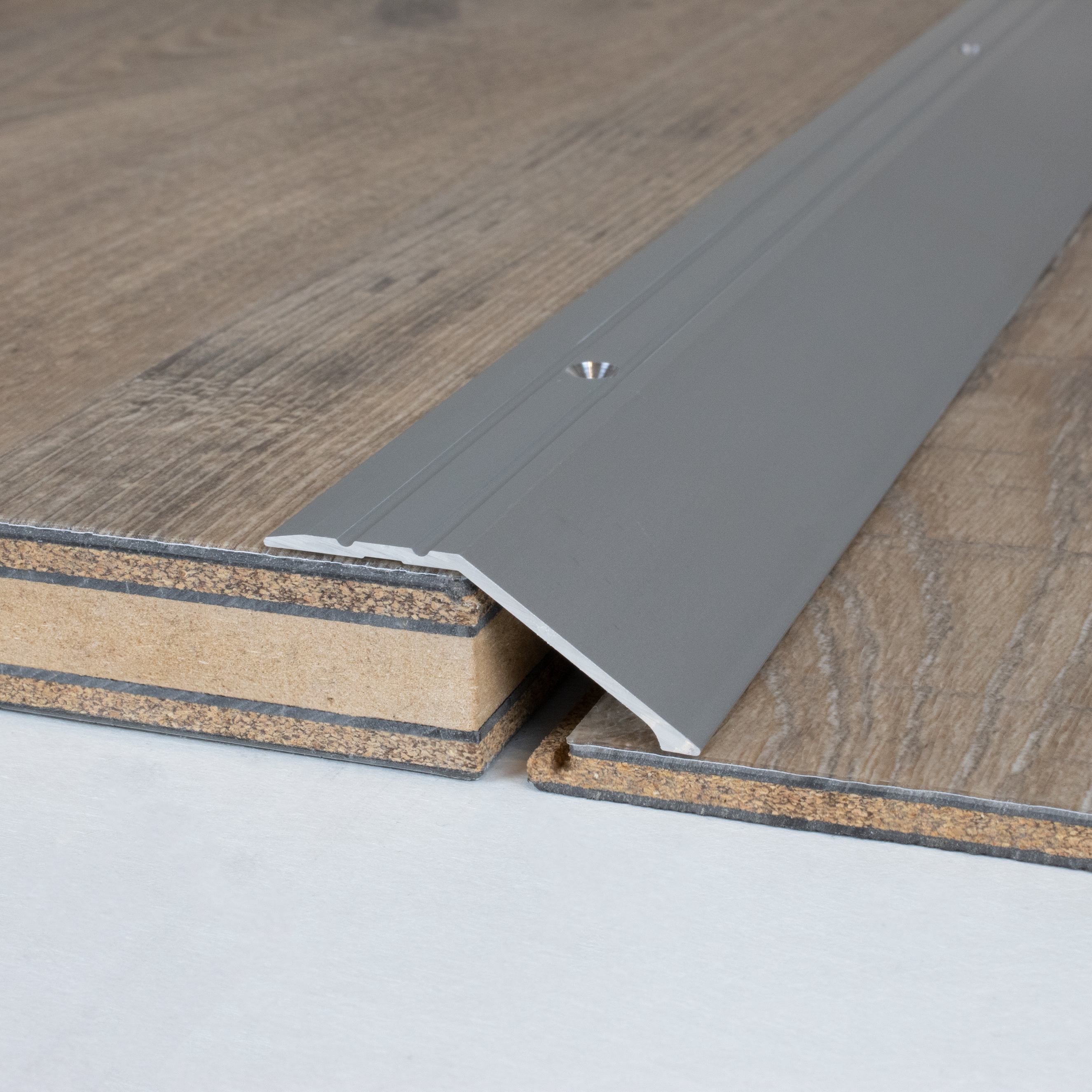 Perfiles de canto y acabado PROVISTON Huntsville Altura 10,3 - 17,3 mm Ancho 47 mm Aluminio anodizado