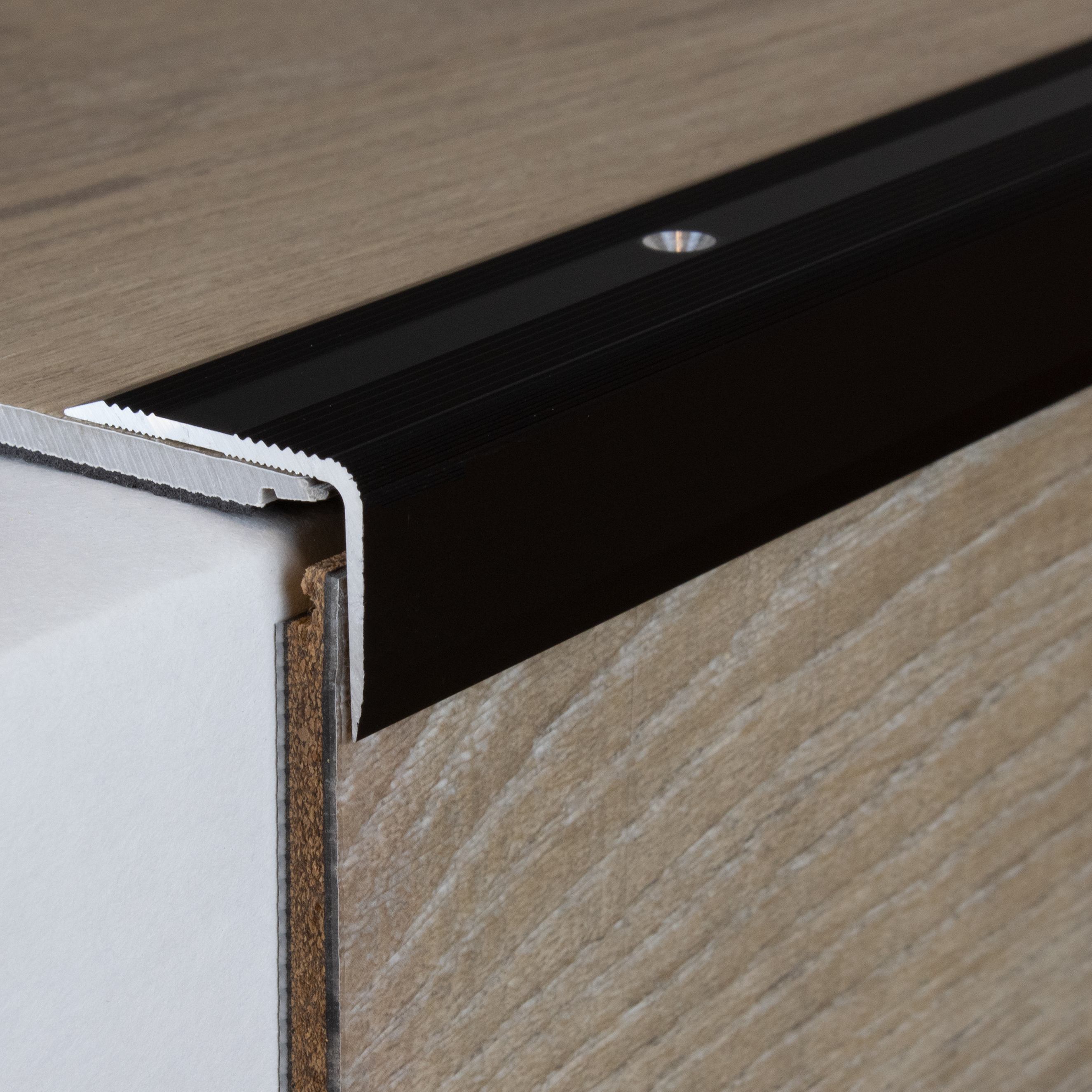 Perfiles angulares y de canto para escaleras, ancho 30 mm, altura 22-52 mm, espesor del material: 2 mm, PROVISTON