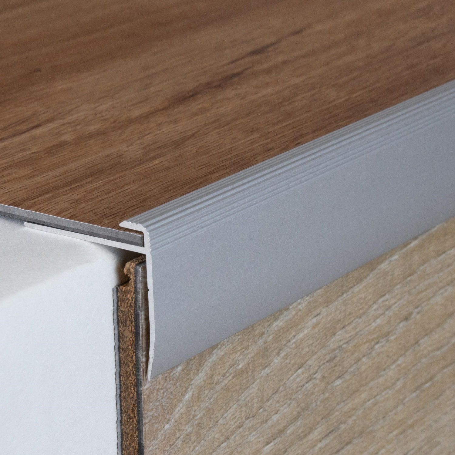 Perfiles de canto y acabado PROVISTON Annidale H 27 mm W 30 mm altura del canto 3 mm aluminio anodizado