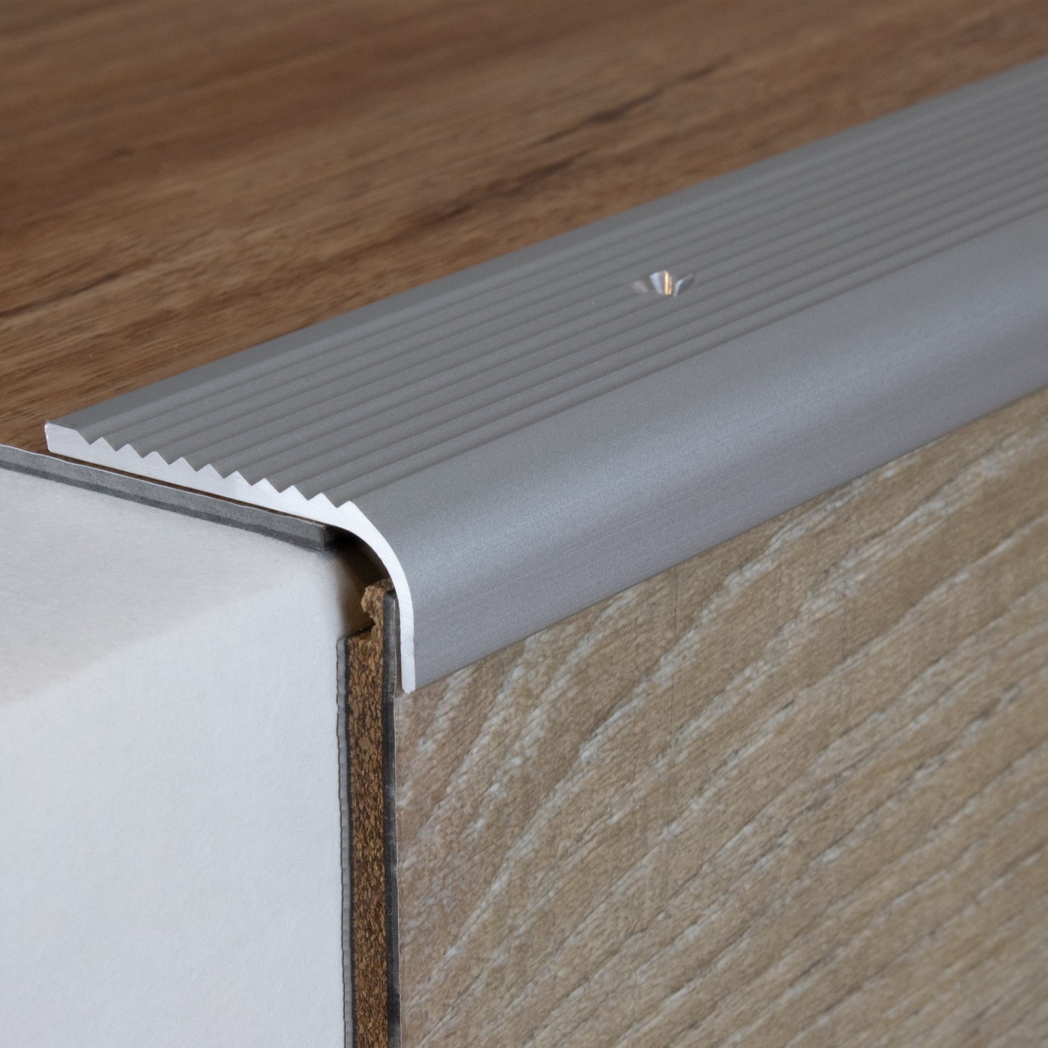 Perfiles angulares y de canto para escaleras PROVISTON Asti Altura 15 mm Ancho 40 mm Aluminio anodizado