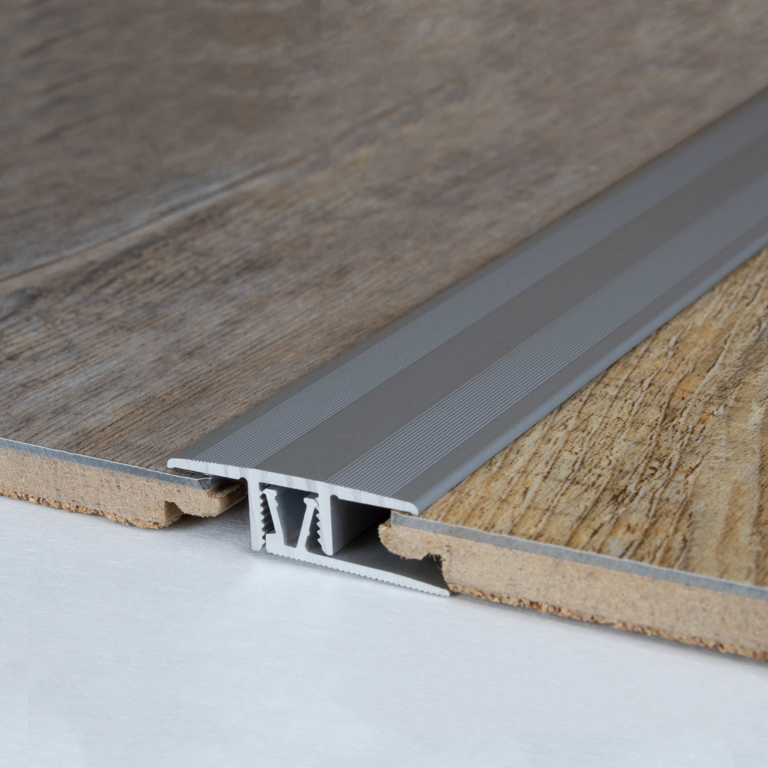 Perfil de transición PROVISTON Welland, altura de borde 7-10 mm, tira de transición, aluminio anodizado