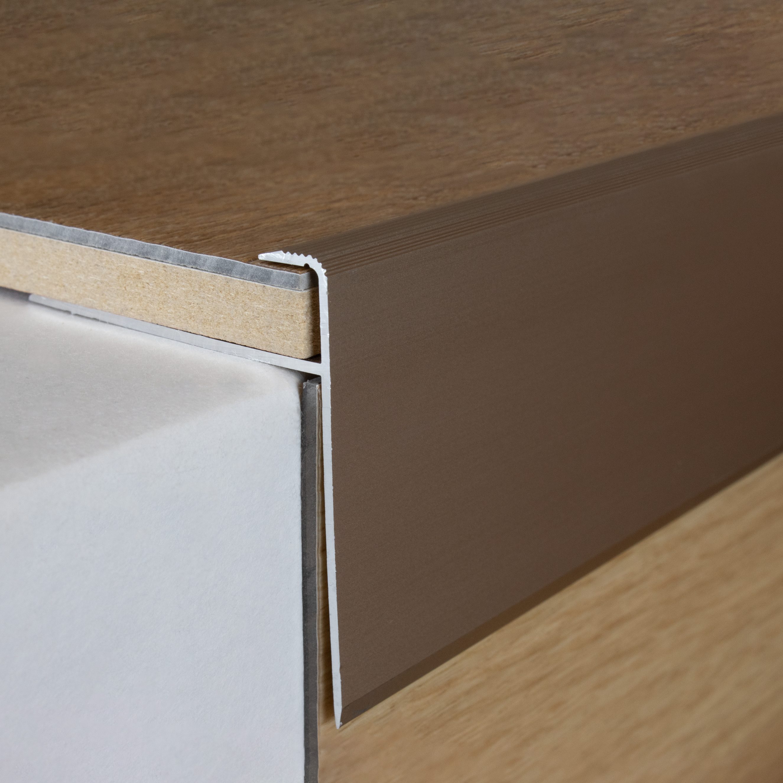 Perfiles de canto y acabado PROVISTON Castlebar H 54 mm W 50 mm altura de canto 10 mm aluminio anodizado