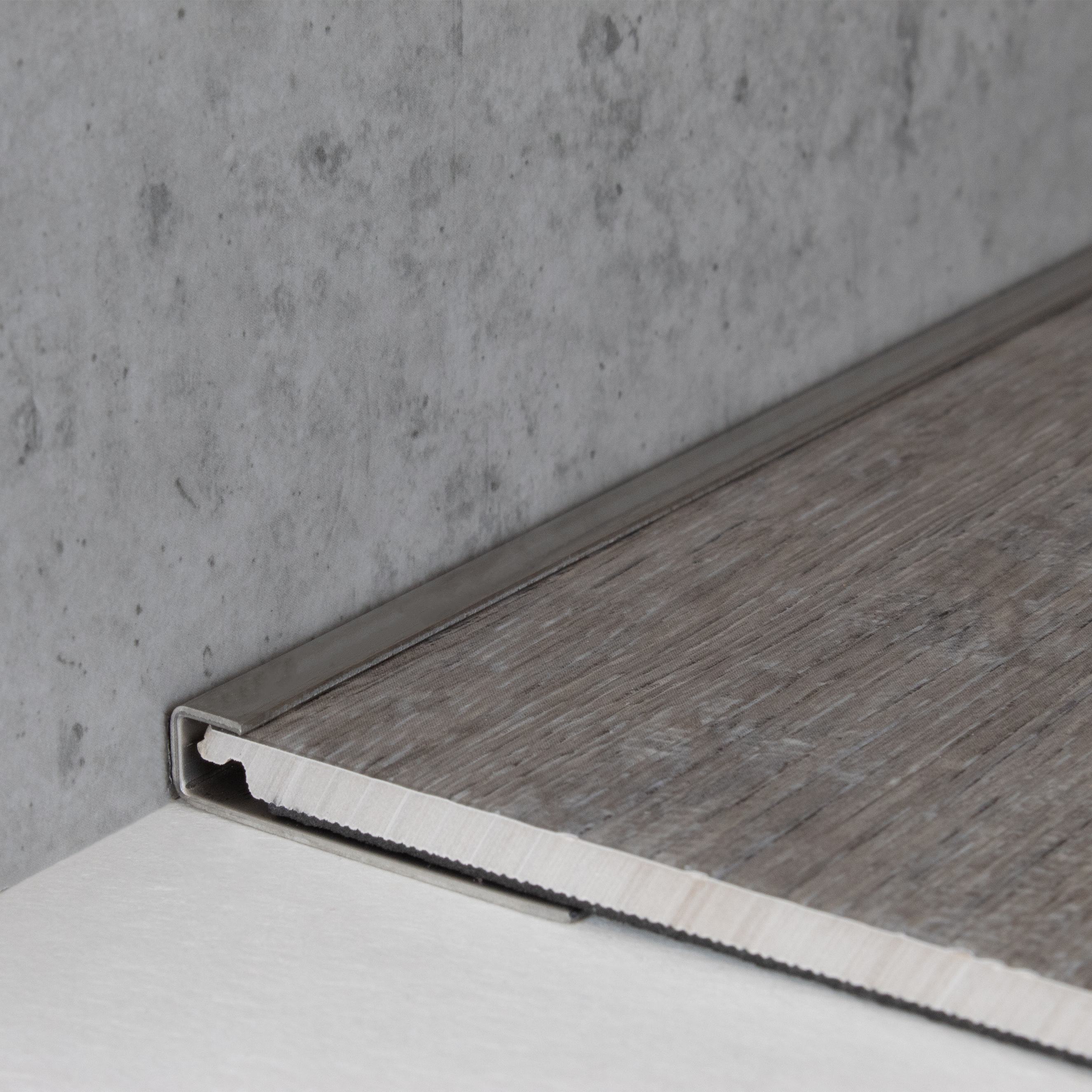 Perfiles de canto y acabado PROVISTON Craigmont Altura 6 - 23 mm Ancho 34 mm Largo 2500 mm Acero inoxidable