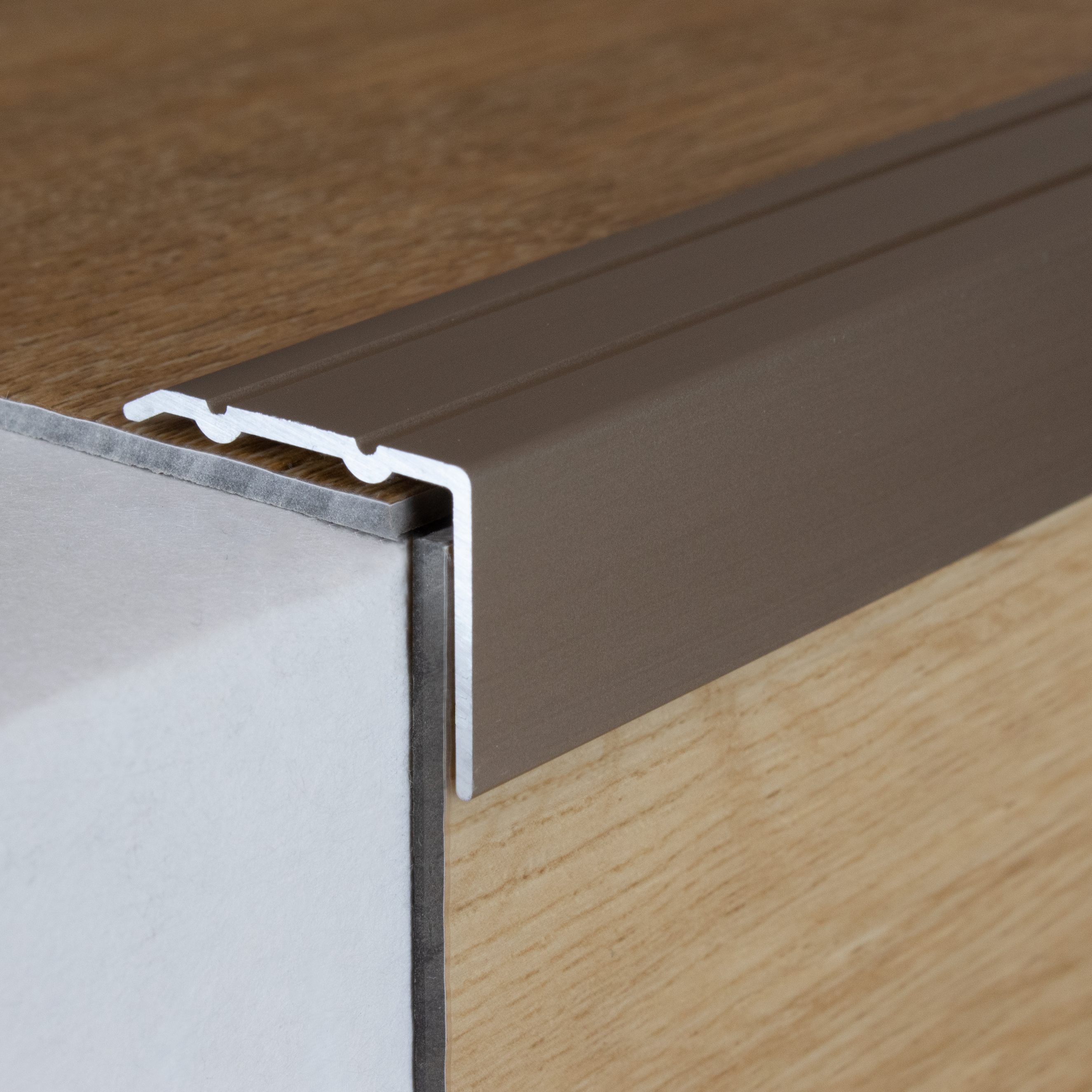 Perfiles angulares y de canto para escaleras PROVISTON Salerno, ancho 24,5 mm, aluminio