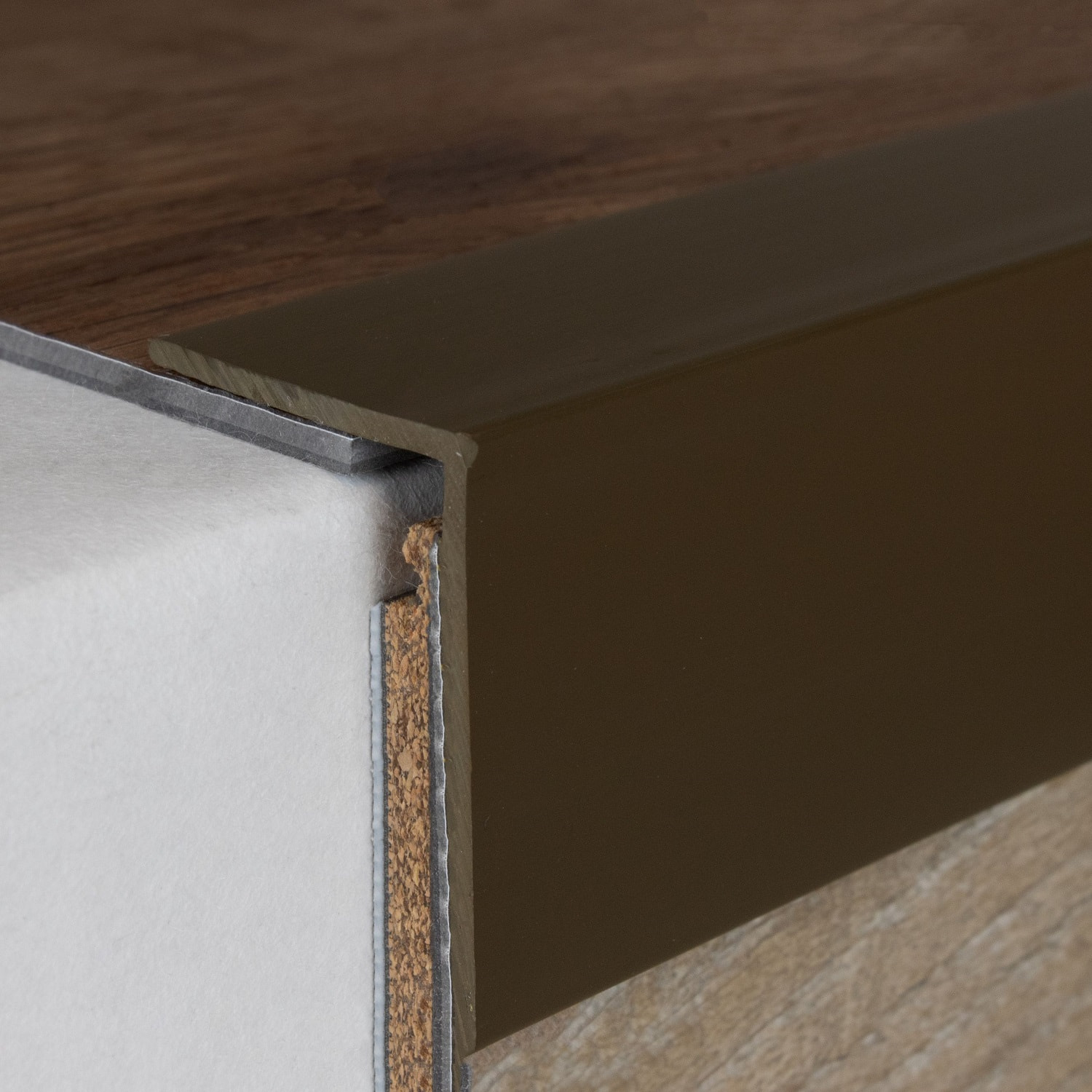 Perfiles angulares y de canto para escaleras PROVISTON Ortiga Altura 23 mm Ancho 35 mm PVC