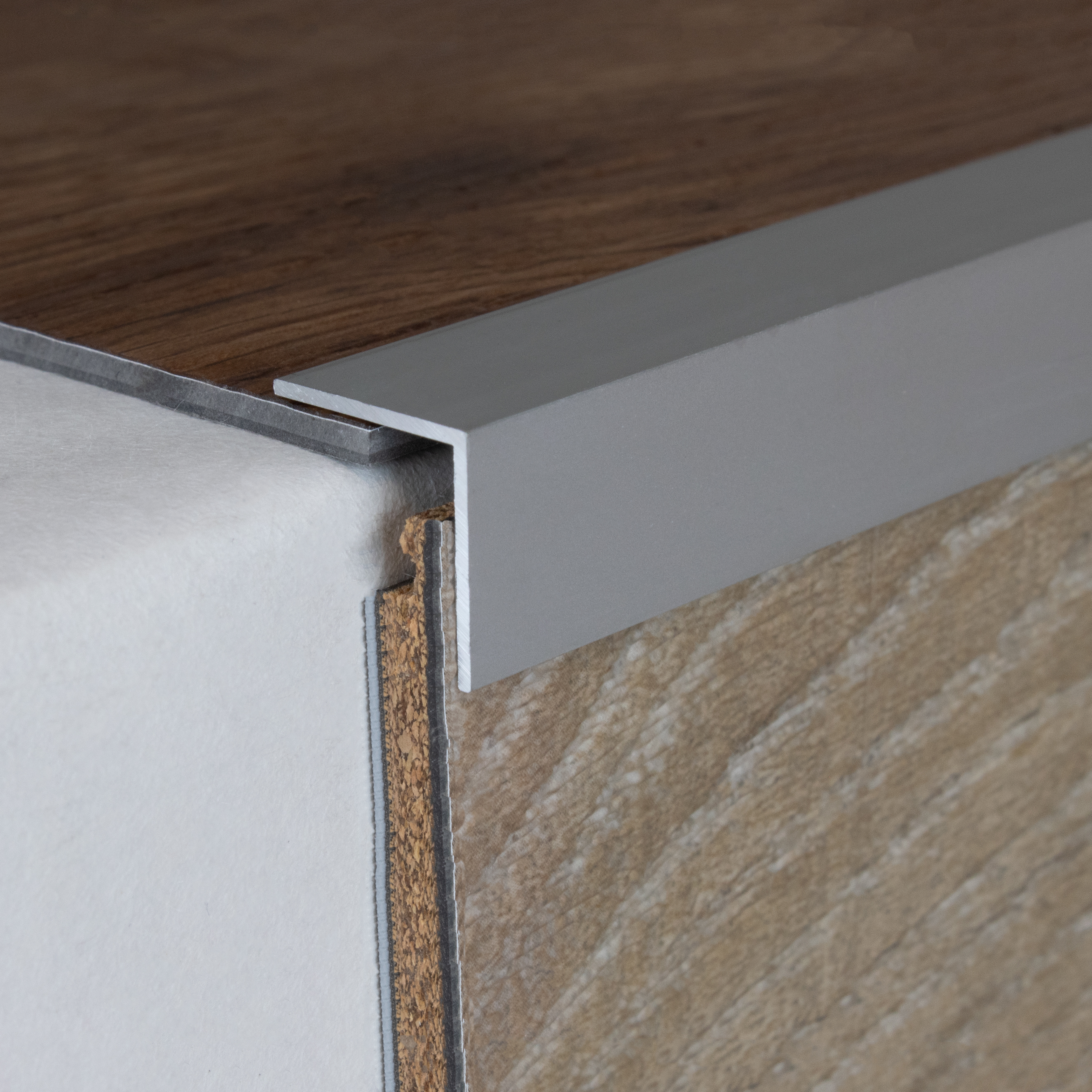 Perfiles angulares y de canto para escaleras Auer Aracena, altura 10-40 mm, aluminio