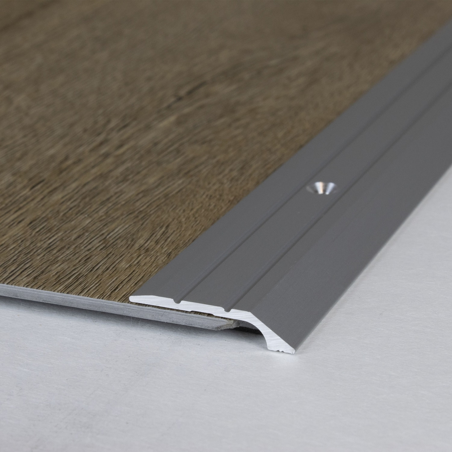 Perfiles de canto y acabado Auer Maryville B, altura de canto de 30 mm, aluminio anodizado de 4,5 mm