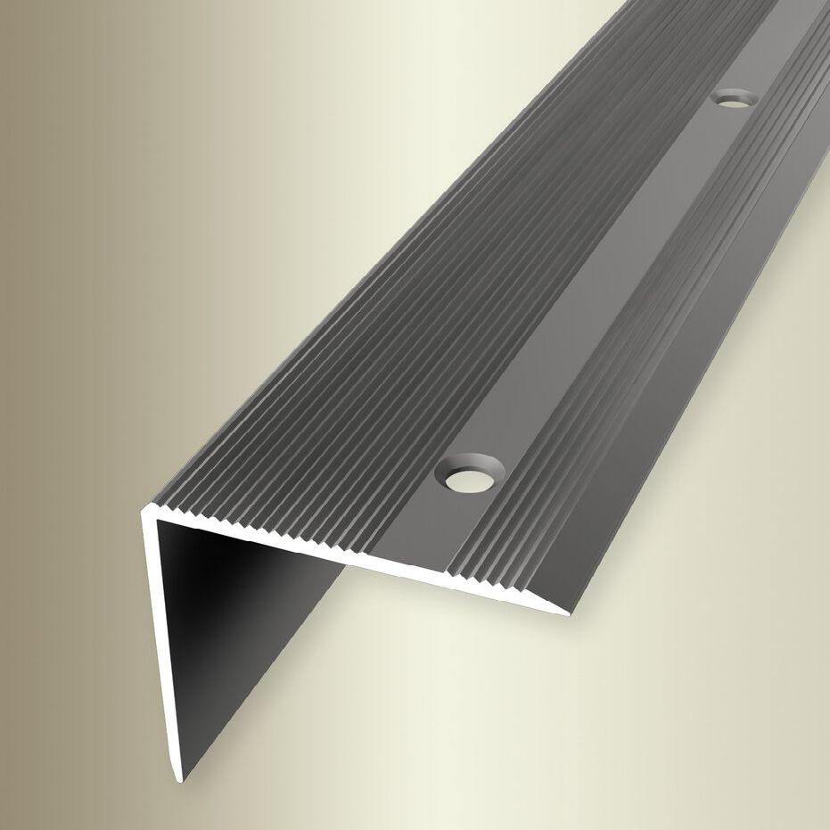 Perfiles de canto y ángulo para escaleras Küberit, 40 mm de alto x 45 mm de ancho, altura de canto de 0 a 37 mm, aluminio anodizado.
