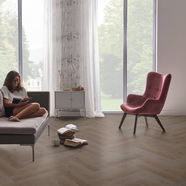 Suelo vinílico Check One 2076H Boxbach de 592 x 148 x 5,5 mm con sistema clic, aspecto madera, roble marrón oscuro.