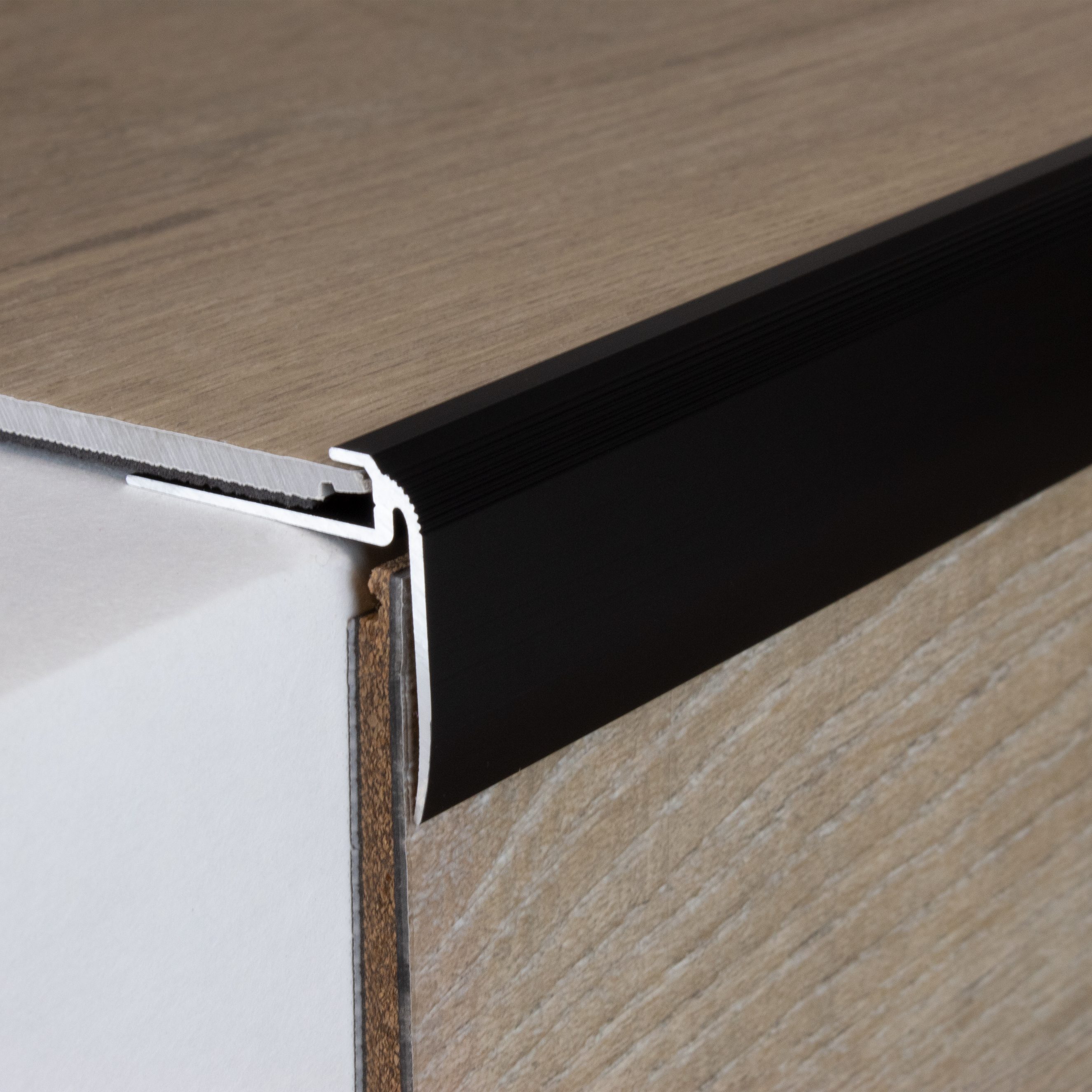 Perfil final PROVISTON, altura 29 mm, ancho 31 mm, altura del borde 5 mm, perfil de borde de aluminio