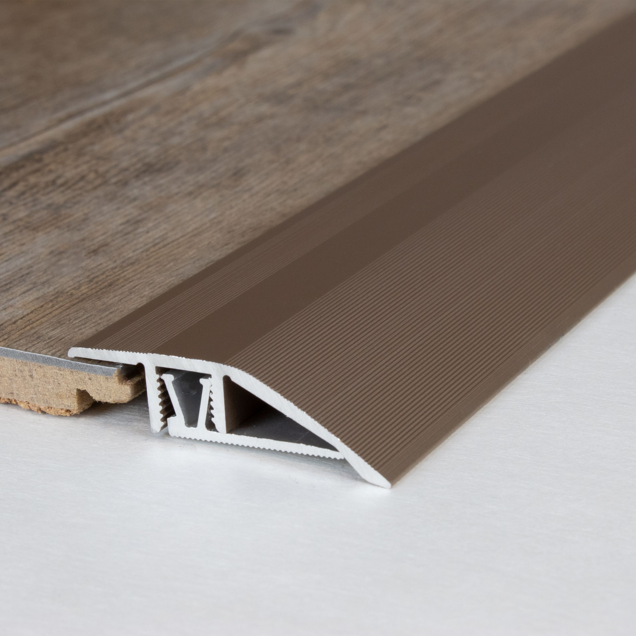 Perfiles de altura y ajuste PROVISTON Toronto B, altura de borde de 41 mm, 7-10 mm, aluminio anodizado