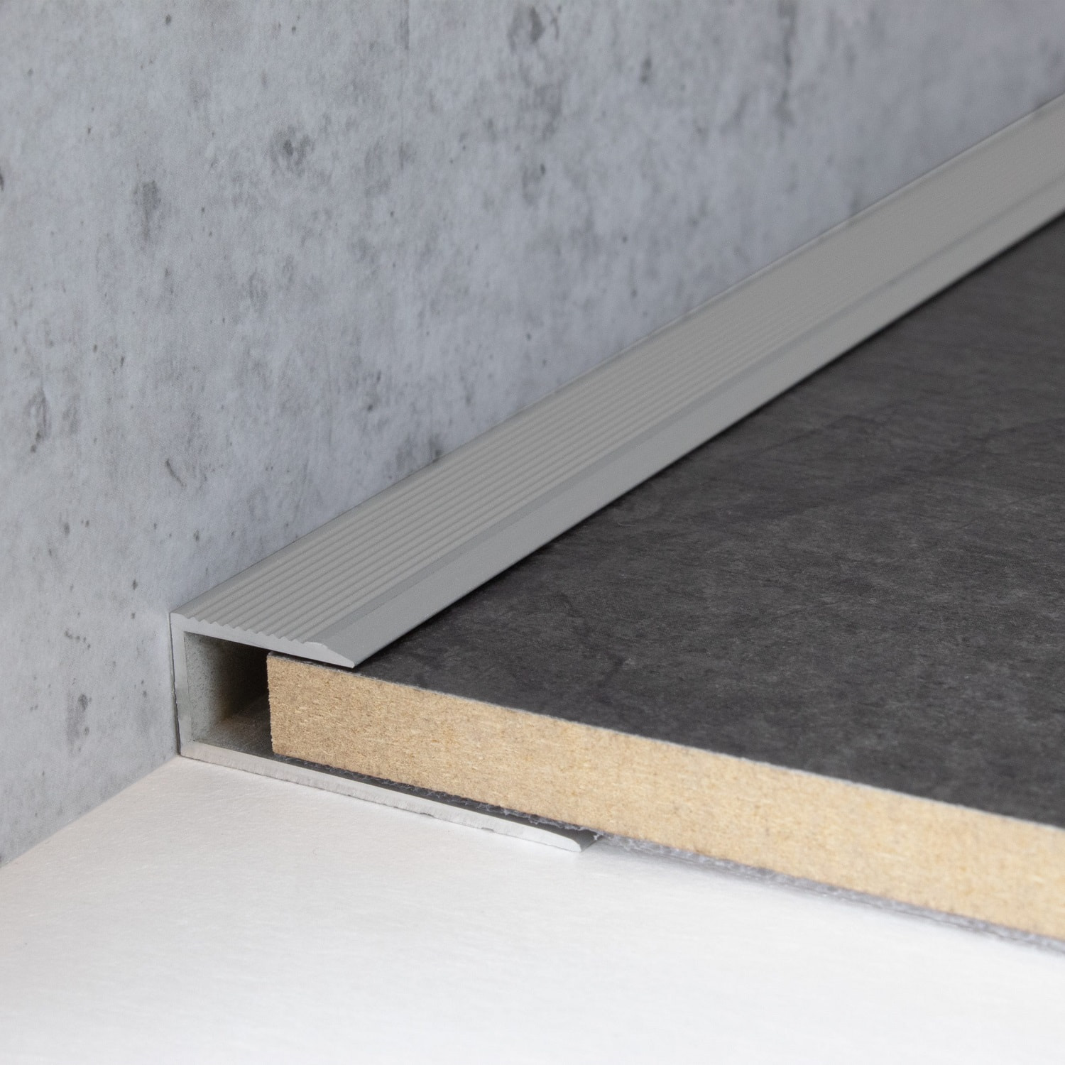 Perfil final, altura del canto 8,5 mm, ancho 34 mm, ancho del canto 15,6 mm, perfil de canto de aluminio PROVISTON