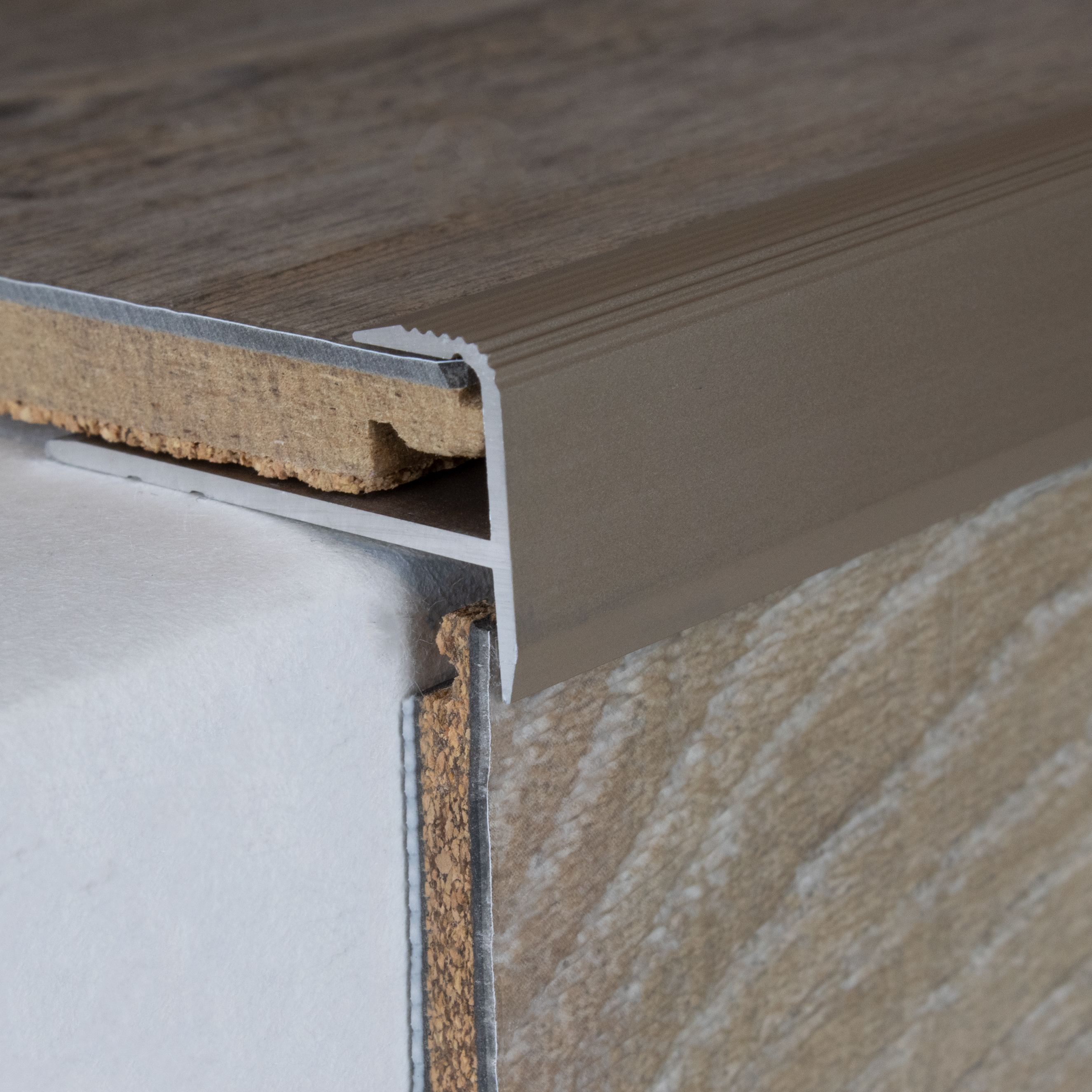 Perfil final PROVISTON, altura 15,5 mm, ancho 34 mm, altura del borde 8,5 mm, perfil de borde de aluminio