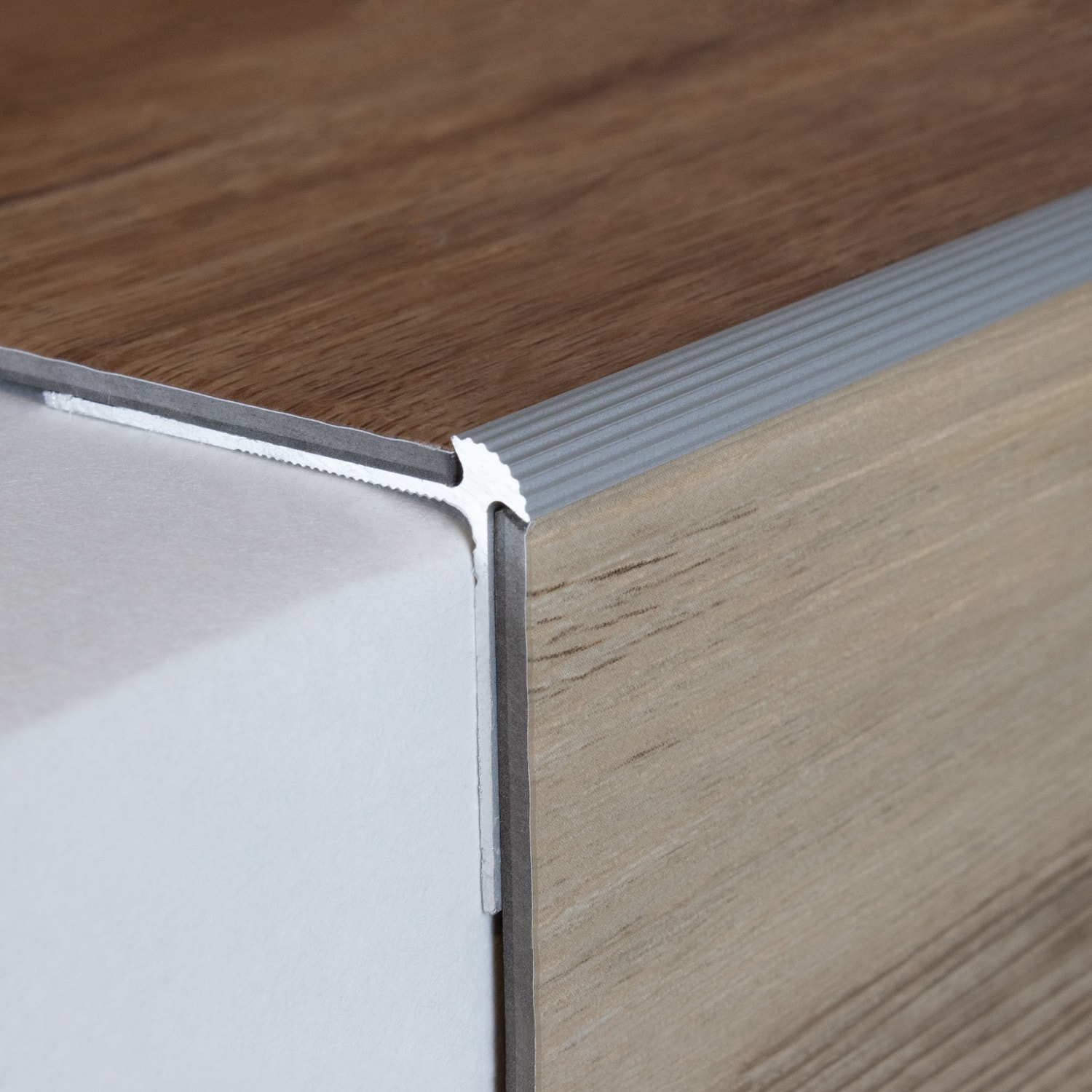 Perfiles angulares y de canto para escaleras, altura 30 mm, ancho 40 mm, altura del canto 3 mm, PROVISTON