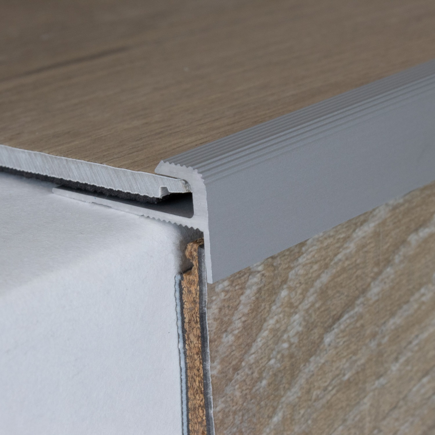 Perfil final PROVISTON, altura 12 mm, ancho 28 mm, altura del borde 5 mm, perfil de borde de aluminio