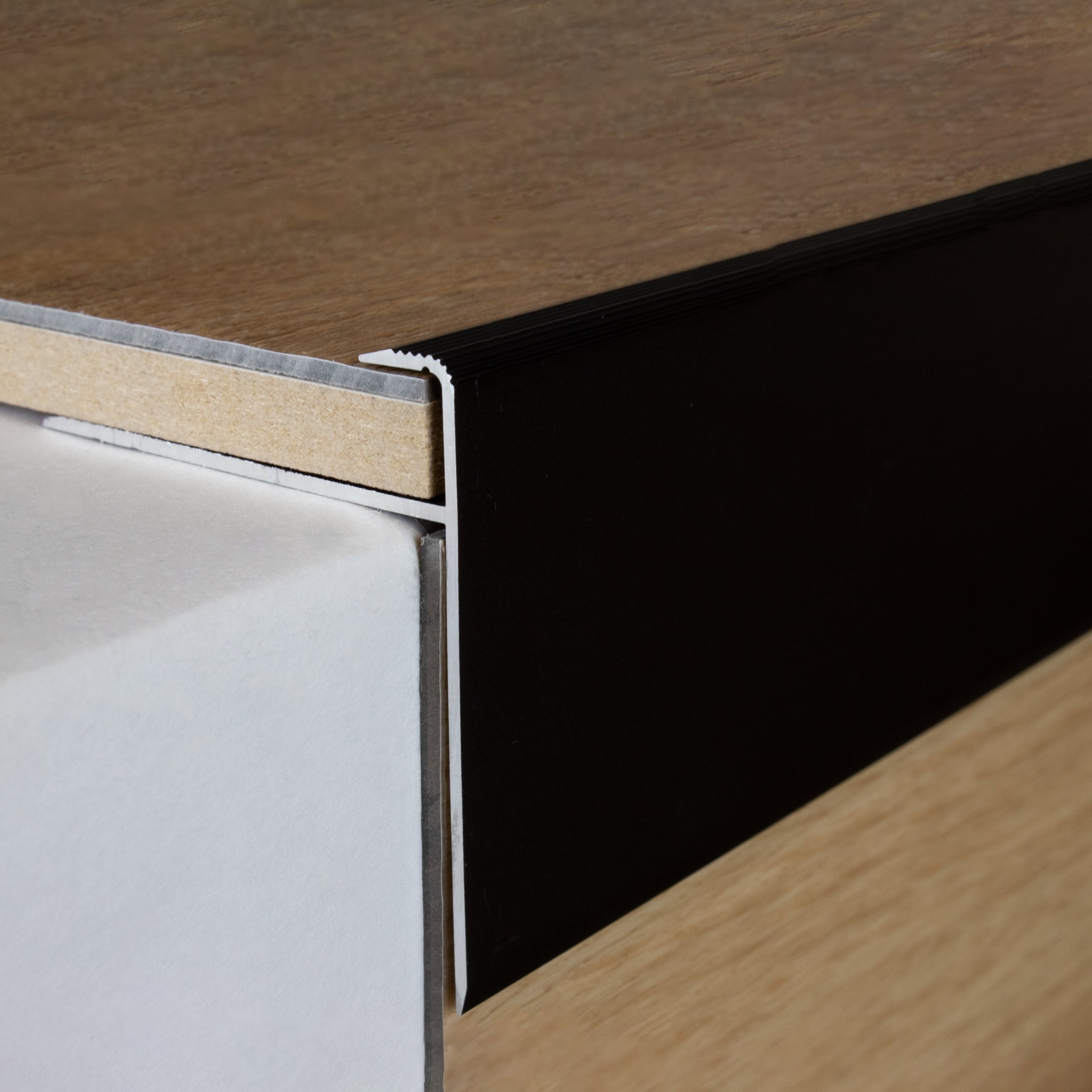 Perfiles de canto y acabado PROVISTON Castlebar H 54 mm W 50 mm altura de canto 10 mm aluminio anodizado