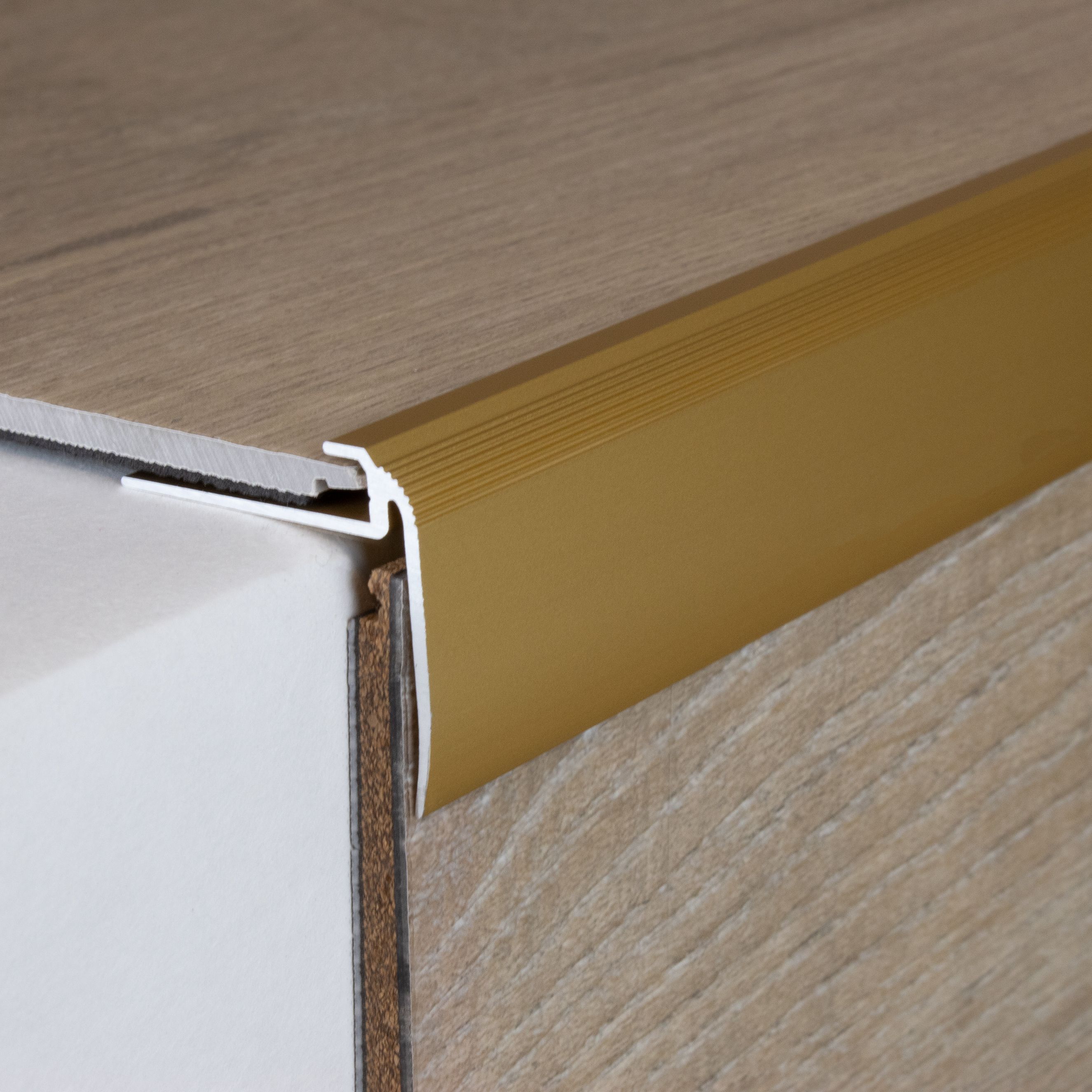 Perfil final PROVISTON, altura 29 mm, ancho 31 mm, altura del borde 5 mm, perfil de borde de aluminio