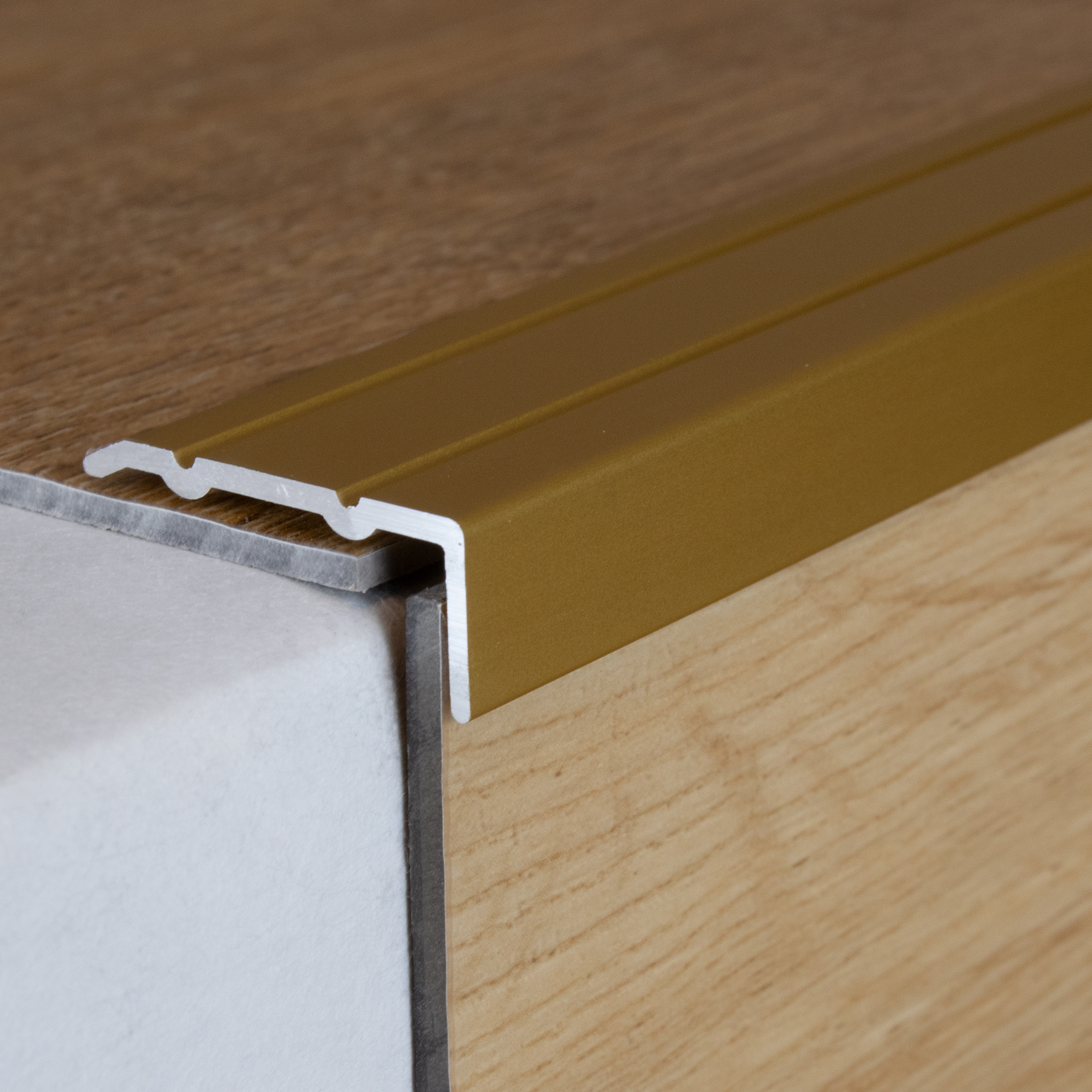 Perfiles angulares y de canto para escaleras PROVISTON Salerno, ancho 24,5 mm, aluminio