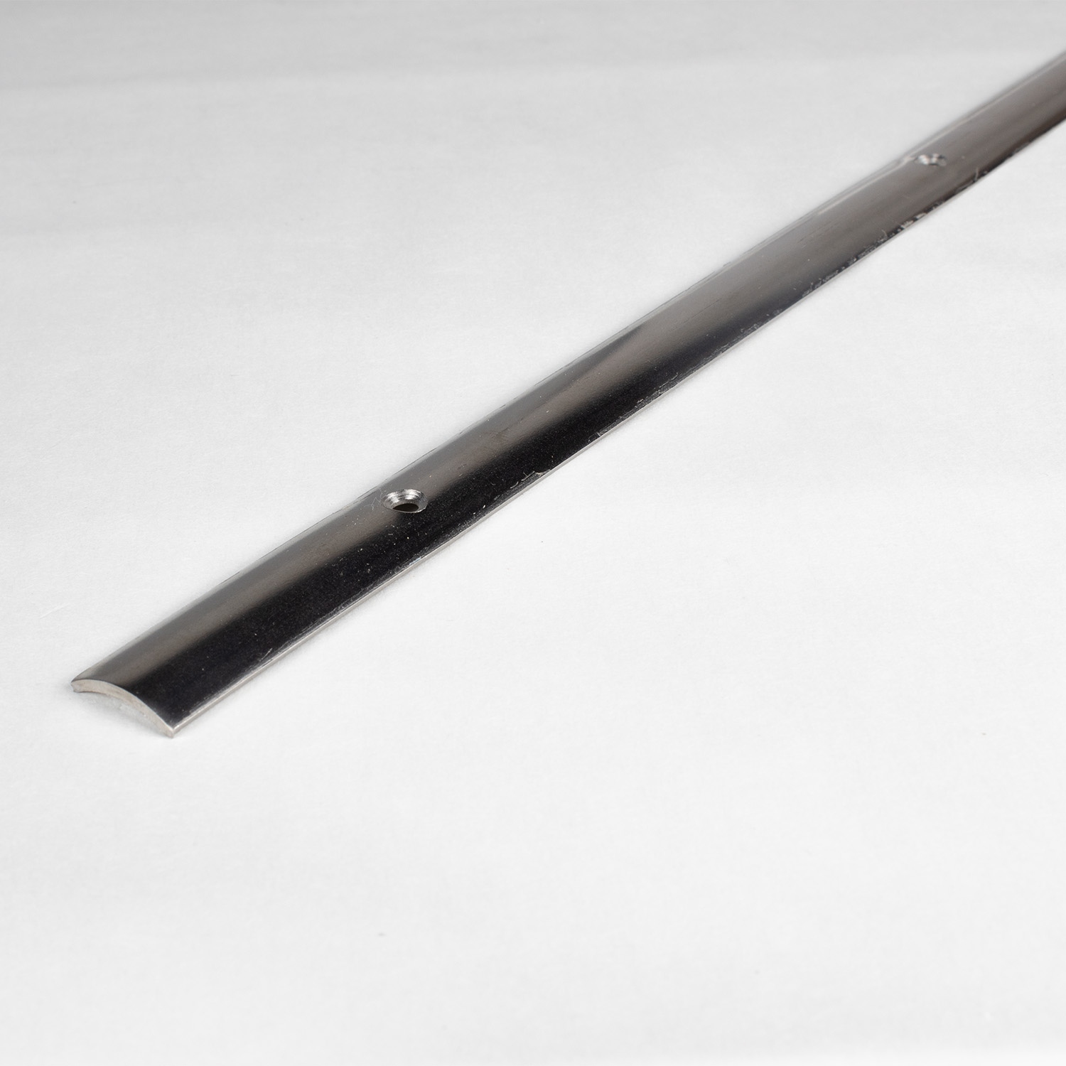 Perfil de transición PROVISTON La Haya. Altura: 4,5 mm. Ancho: 20 mm. Tira de transición de acero inoxidable.