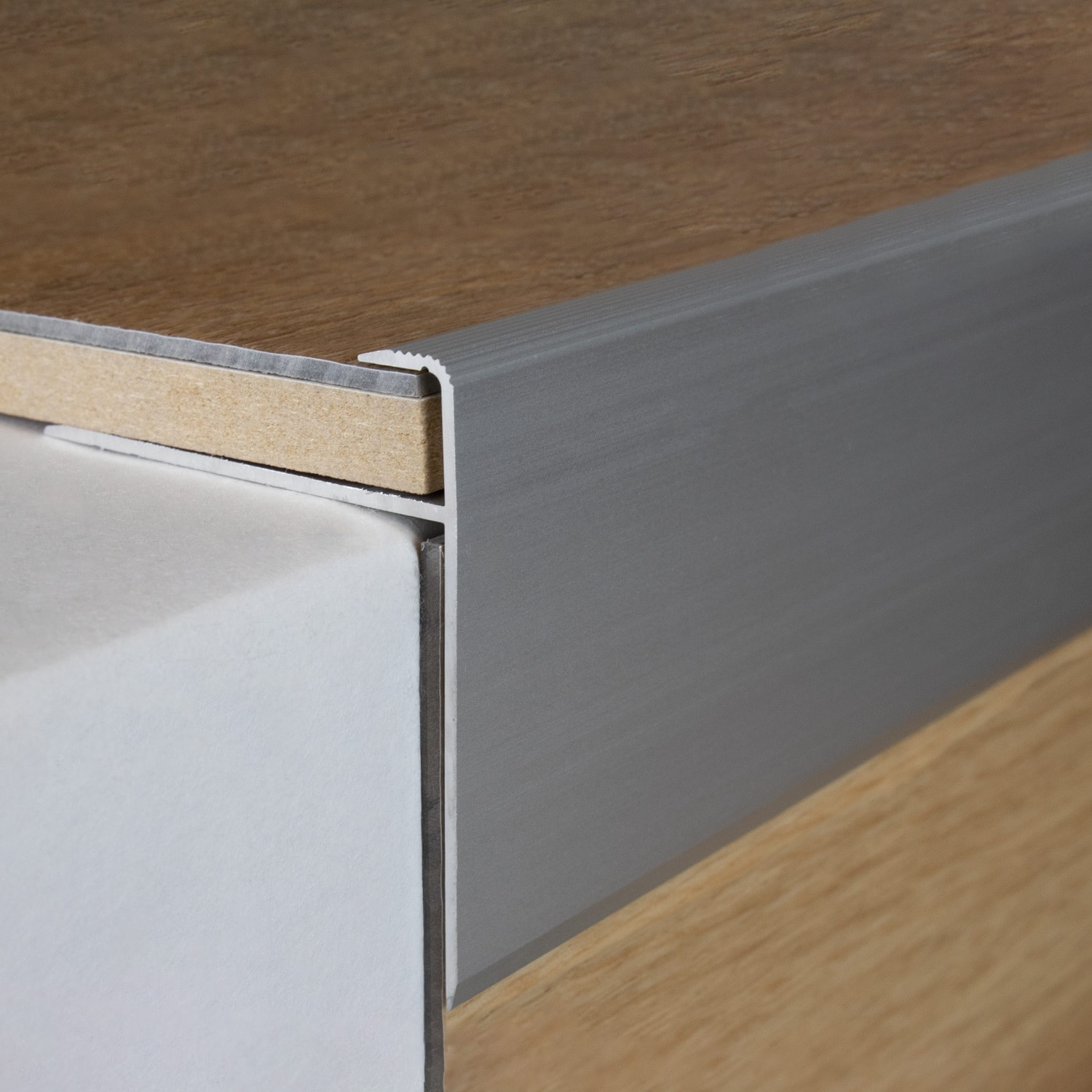 Perfiles de canto y acabado PROVISTON Castlebar H 54 mm W 50 mm altura de canto 10 mm aluminio anodizado