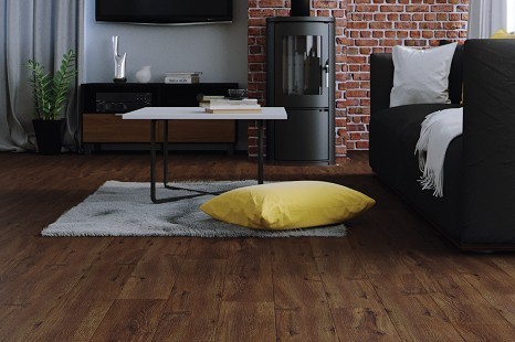 laminatbelag_dunkelbraun_fussboden_laminat